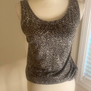 Loft Top size Small Black with White